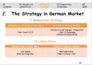 (영어,영문) Global Management of Wal-Mart(월마트의 글로벌 경영) (월마트 분석, SWOT 분석, 5 Forces, 리스크 및 전략, 경쟁 우위).pptx 25페이지